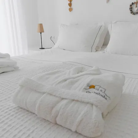 On The Rocks - The Retreat - Serviced *