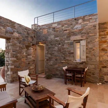 Country house On The Rocks - The Retreat - Serviced Chora (Ios)