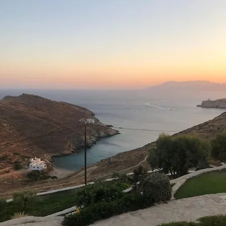 On The Rocks - The Retreat - Serviced Country house *